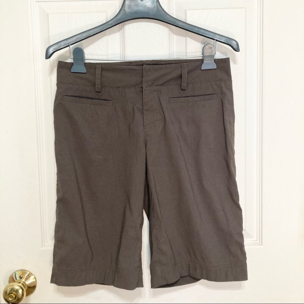 Athleta Bermuda Brown Back Zip Pocket Shorts Size 4